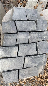 G654 Dark Grey Natural Pavement Setts