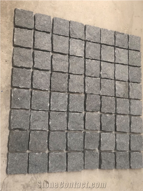 G654 Dark Grey Natural Pavement Setts