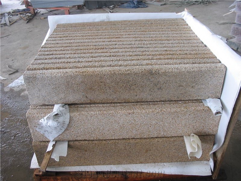 G682 Yellow Rusty Granite Kerbstone Bushhammered