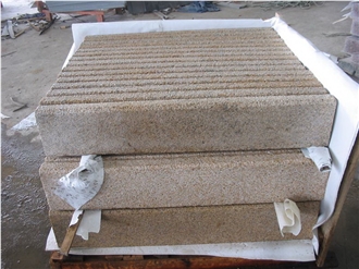 G682 Yellow Rusty Granite Kerbstone Bushhammered