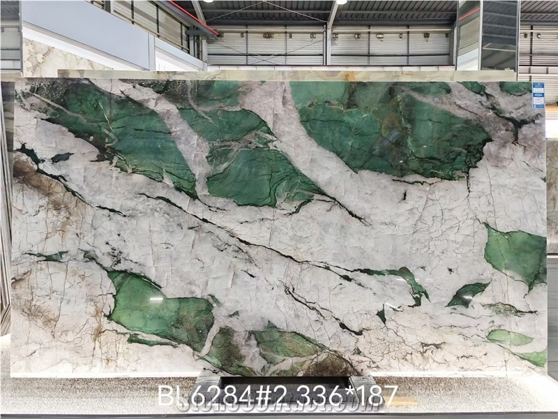 Luxury Stone Emerald Crystal Quartzite Slabs