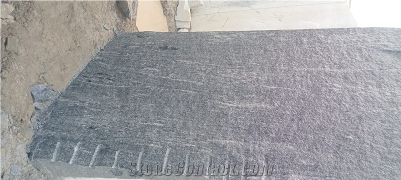 Multicolor Green Rough Granite Blocks