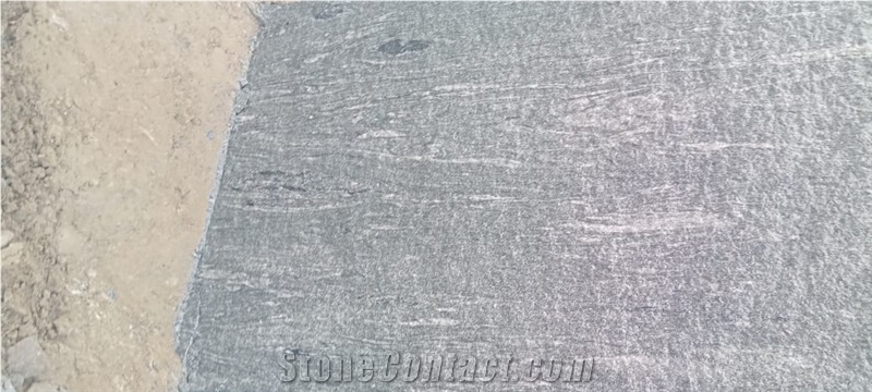 Multicolor Green Rough Granite Blocks