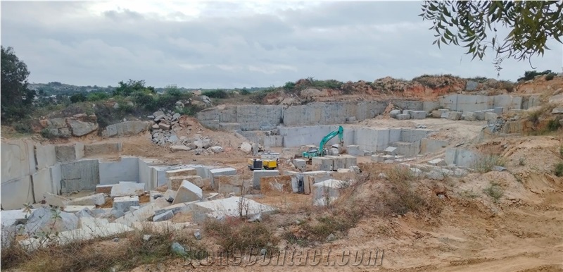 Multicolor Green Rough Granite Blocks