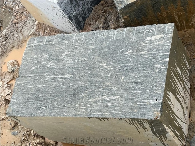 Multicolor Green Rough Granite Blocks