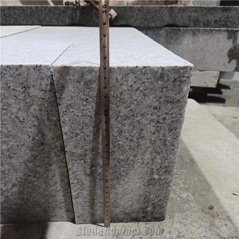 G623 Chinese Grey Granite Surface Flamed Urban Kerbstone