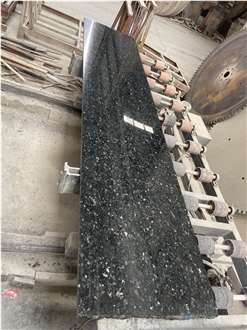 [HOT] New Emerald Pearl Slabs & Tile