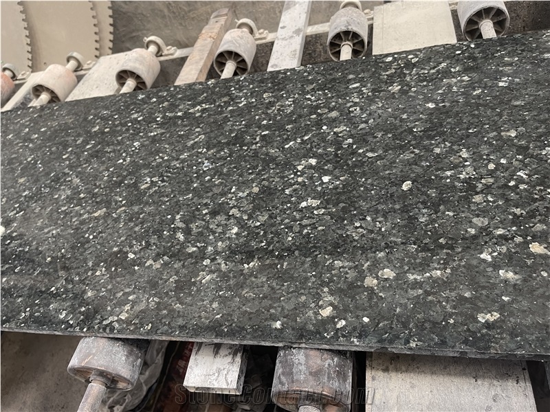 [HOT] New Emerald Pearl Slabs & Tile