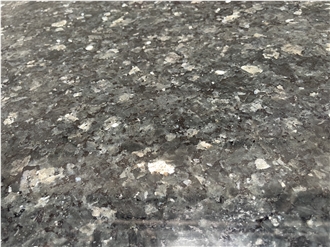 [HOT] New Emerald Pearl Slabs & Tile