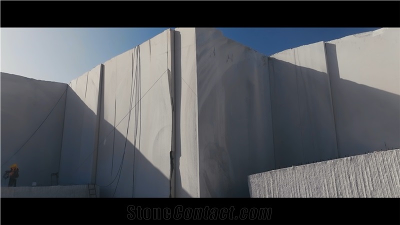 White Granite - Bianco Halayeb Granite Quarry