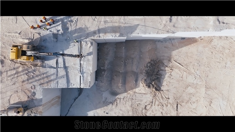 White Granite - Bianco Halayeb Granite Quarry