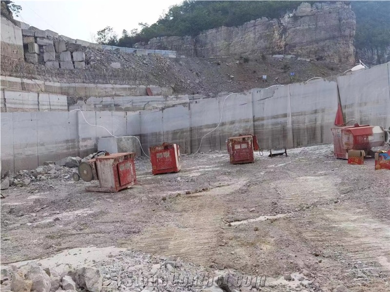 China Guizhou Wood Grain White And Grey Marble  Blocks