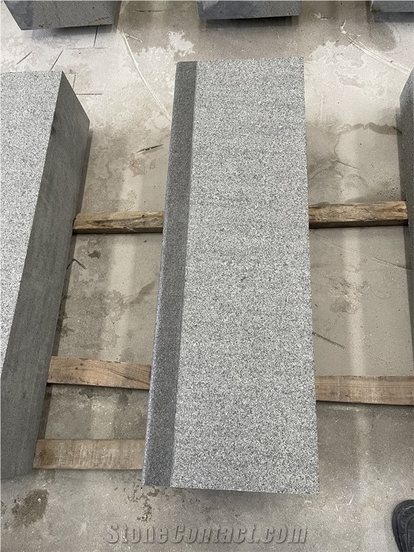 Customized China Grey Granite 654 With Zimbabwe Black Exterior Steps