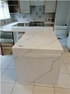 Calacatta Fine Eezi Quartz Kitchen Counter Tops