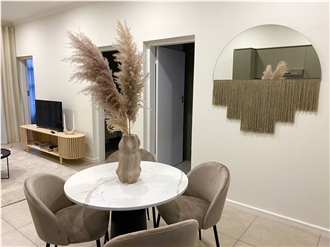 Calacatta Slim Quartz Round Table Tops