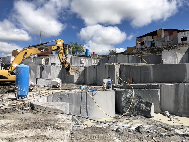 Brown Antique Granite Quarry