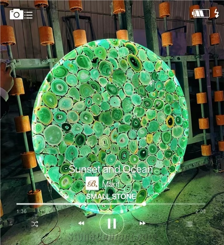 Green Semiprecious Round Table With Led Panel