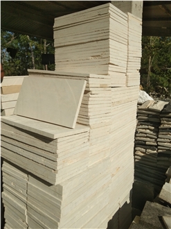Light Beige Limestone Tiles