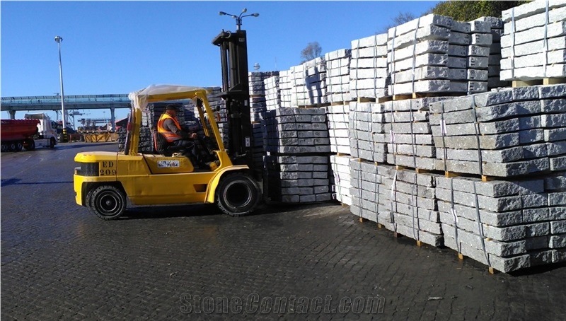 Cinza Castro Granite Natural Kerbstone