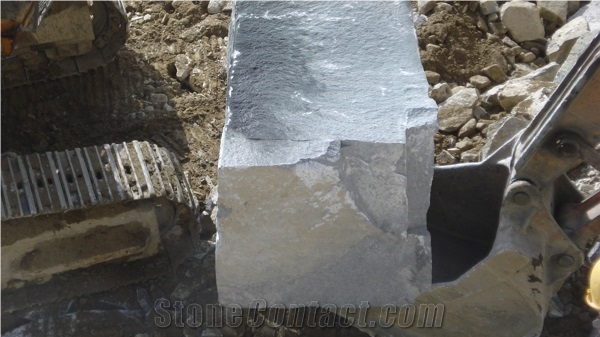 Cinza Castro Granite Quarry