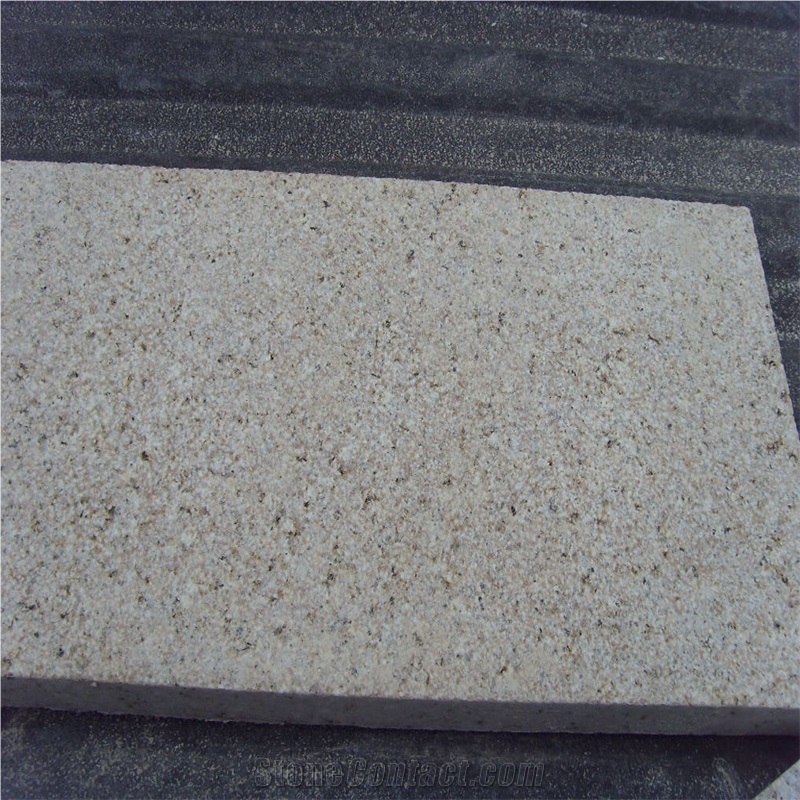 G682 Rusty Yellow Beige Granite Thick Slabs Tiles