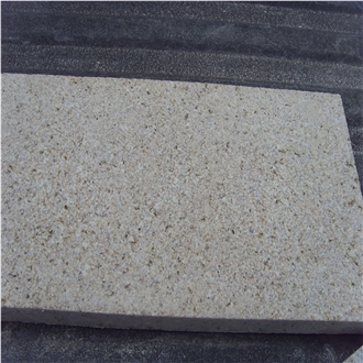 G682 Rusty Yellow Beige Granite Thick Slabs Tiles