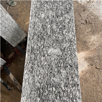 Spray White Granite Tiles And Slabs