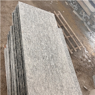 Spray White Granite Tiles And Slabs