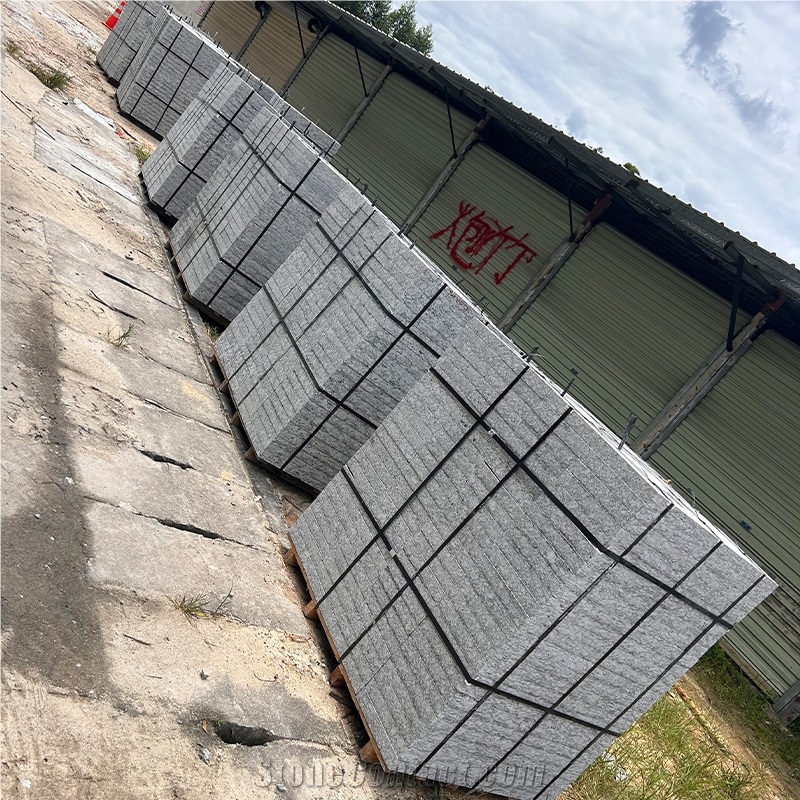 Spray White Granite Tiles And Slabs