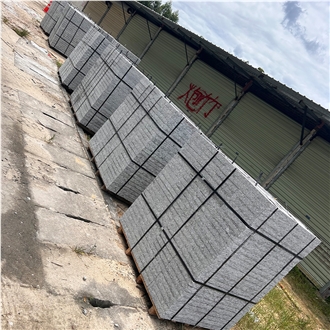 Spray White Granite Tiles And Slabs