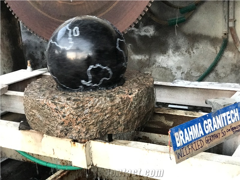 Black Granite Ball Fountain, White Marble Base Stone Fountain
