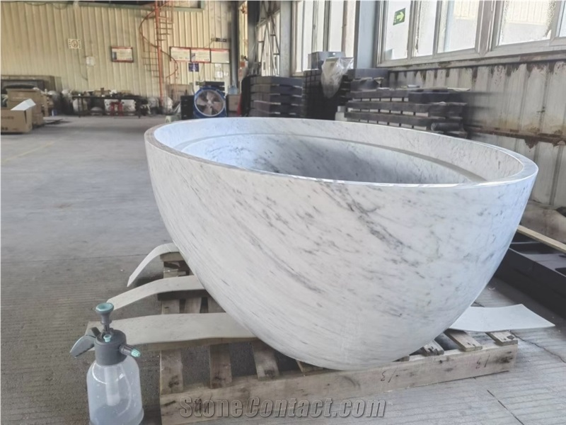 Bianco Cararra Freestanding Oval Bathtub