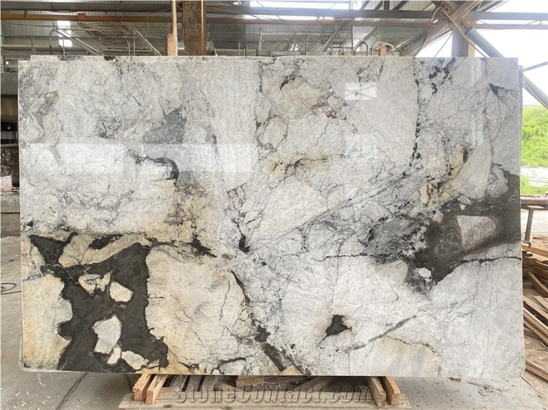 Calacatta Iron Quartzite Slabs