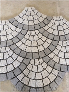 Grey Fan Pattern Granite Cobbles Driveway Paver On Mesh