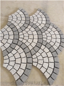 Grey Fan Pattern Granite Cobbles Driveway Paver On Mesh