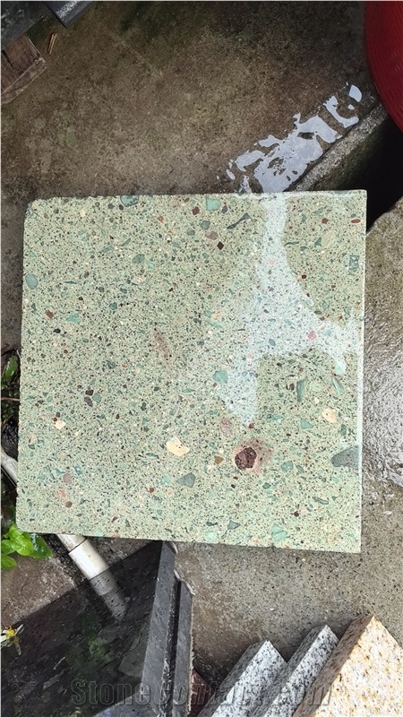 China Green Sukabumi Tuff Stone Tiles