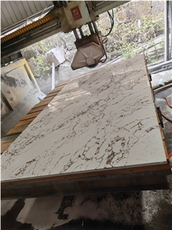 Luxurious Design Gold Veins 5050 Quartz Kitchen Countertop