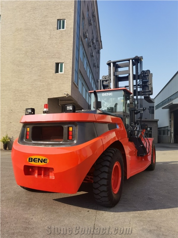 Chinese 30 Ton Heavy Duty Forklift FD300 Forklift With Cummins Engine