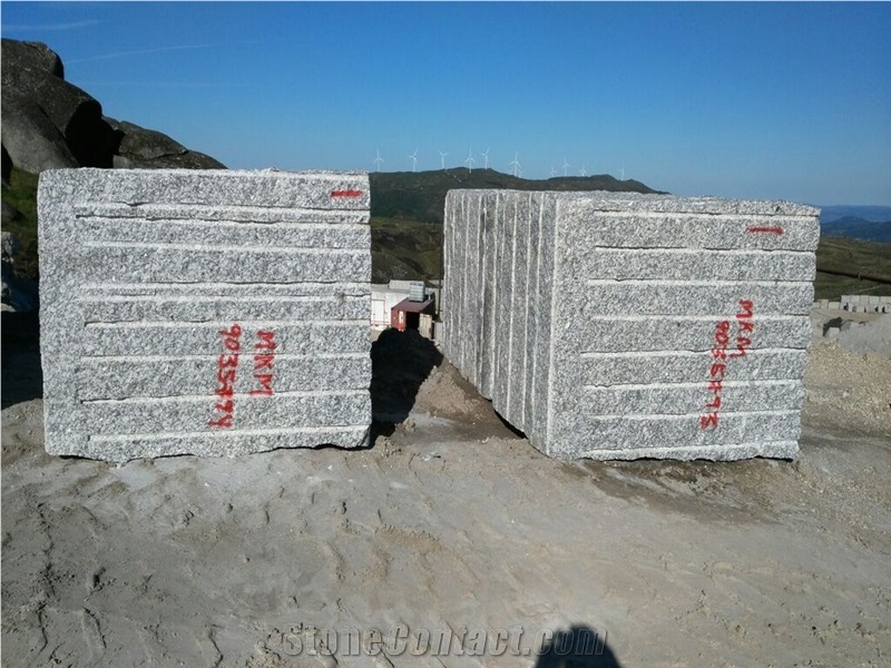 Gran Perla Granite Blocks