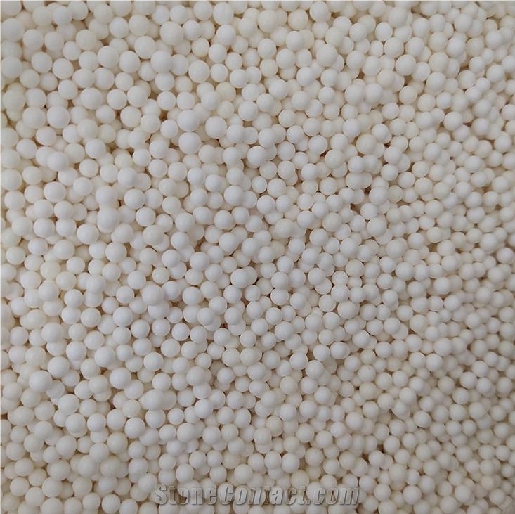 China Supplier Ceramic Sphere Blasting Media B30 B40