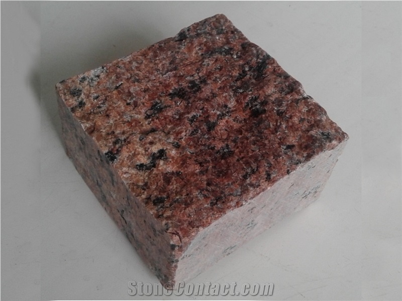 Maple Red Granite Cobble Paving Setts Split Face, Sawn Edges