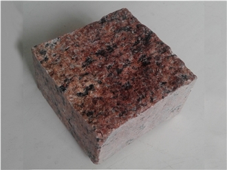 Maple Red Granite Cobble Paving Setts Split Face, Sawn Edges