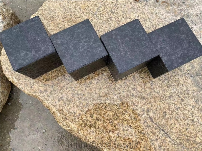 Black Basalt Lava Stone Paving Stone Cube Setts