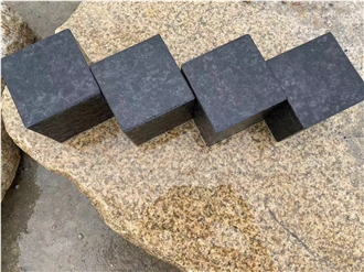 Black Basalt Lava Stone Paving Stone Cube Setts