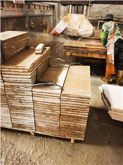 Chinese G682 Rusty Yellow Granite Tiles