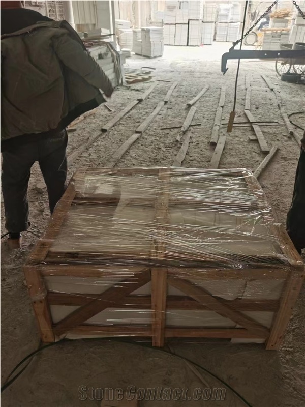 Chinese G682 Rusty Yellow Granite Tiles