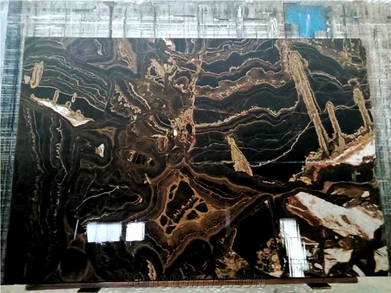 Backlit Classic Brown Traonyx Slabs For Bathroom Wall Facade