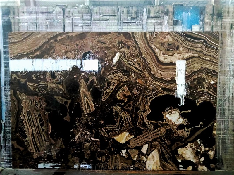 Backlit Classic Brown Traonyx Slabs For Bathroom Wall Facade