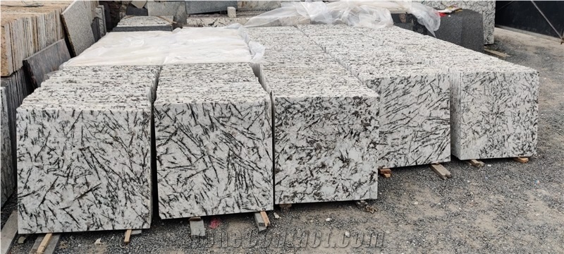 India Alaska White Granite Polished Tiles