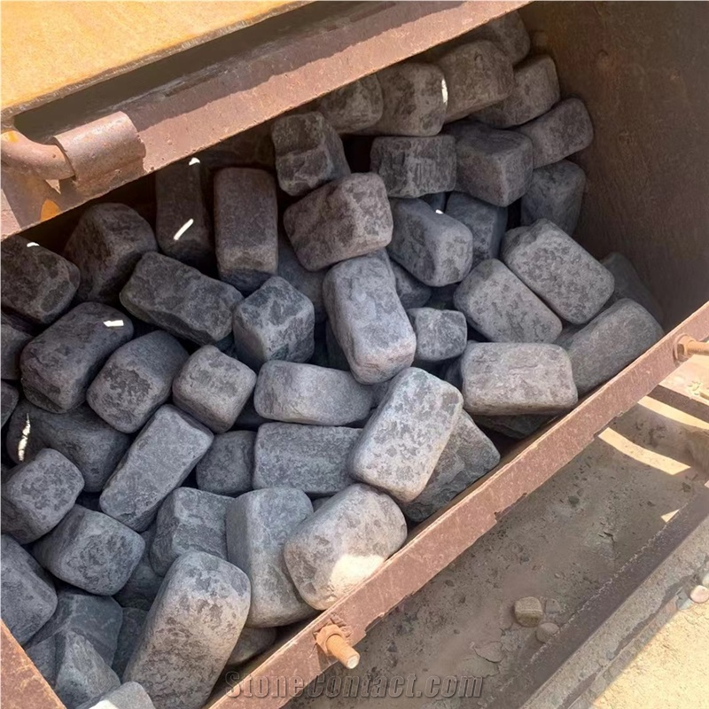 China Blue Limestone Tumbled Pavement For Wall And Floor